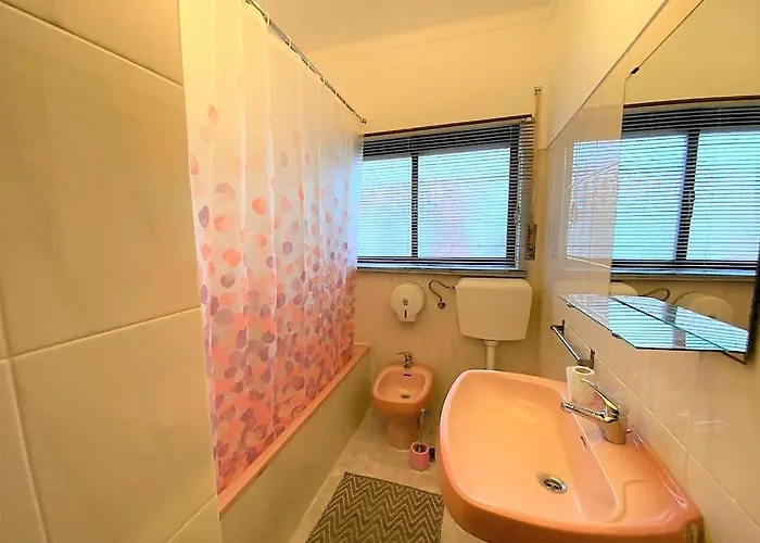 Private 4 Br&patio - 3 Mins From Beach&surf * בליאל